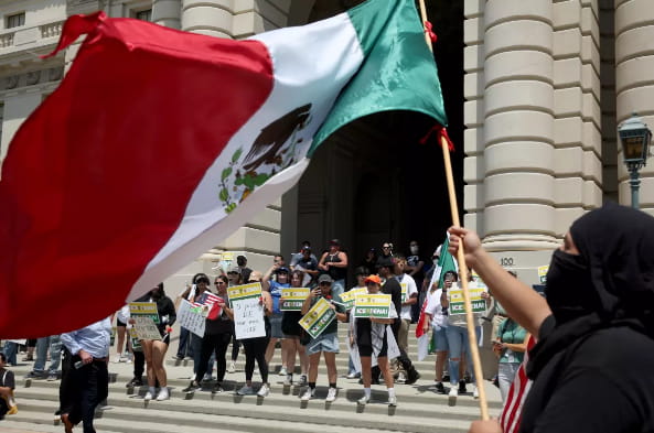 Political tensions in Mexico 
